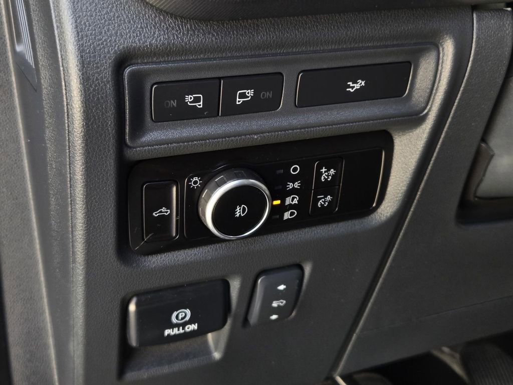 Used 2023 Ford F150 Platinum image 18
