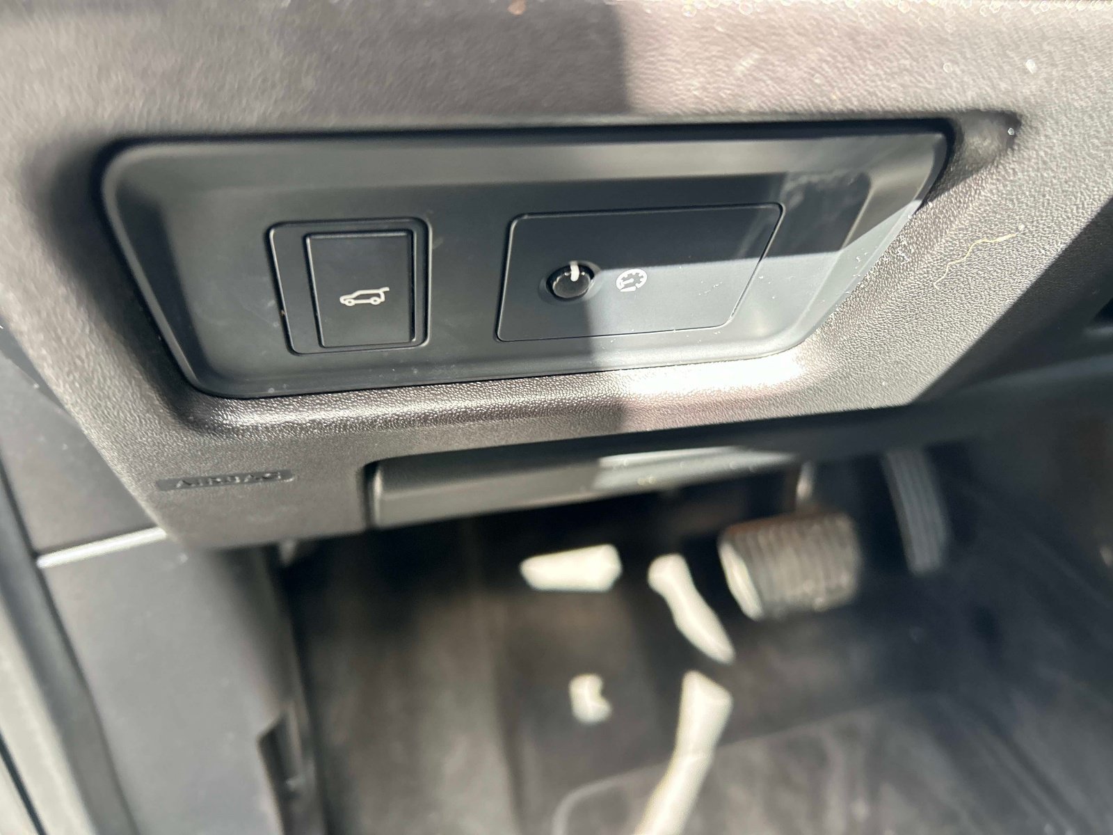 Used 2017 Land Rover Discovery Sport SE AWD/4WD image 19