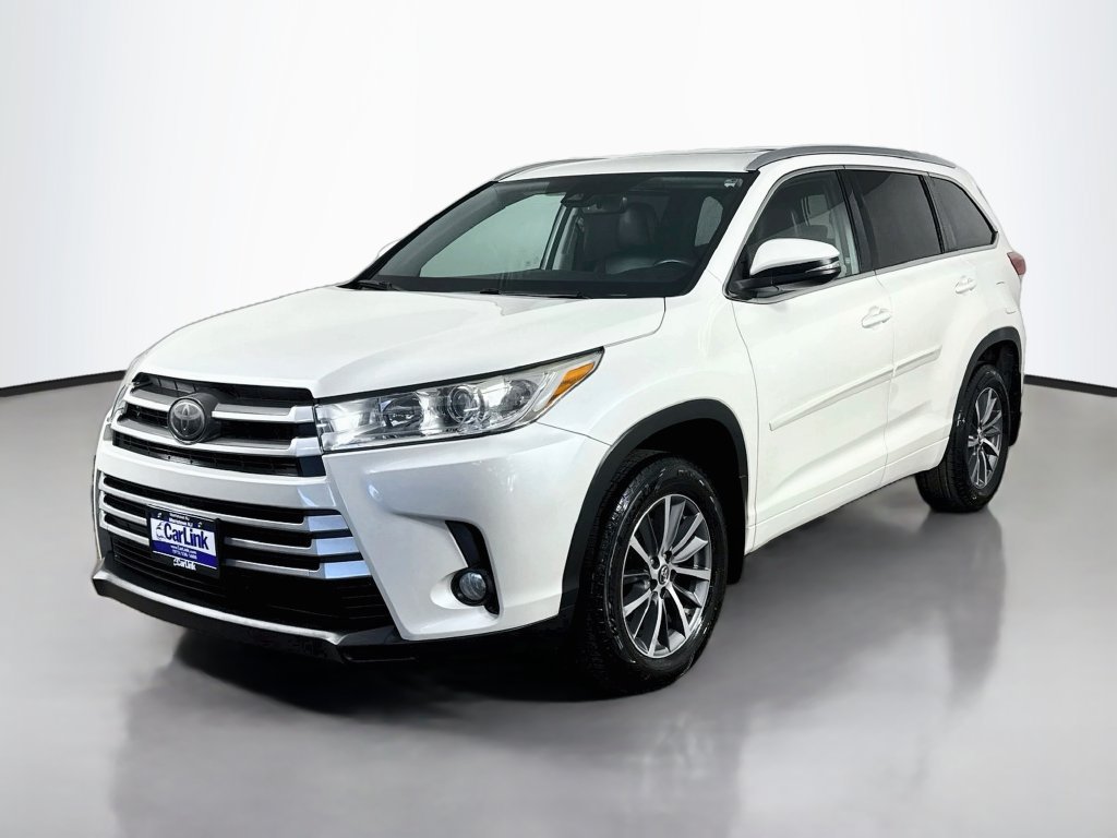 Used 2018 Toyota Highlander XLE AWD/4WD image 3