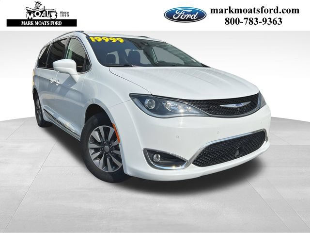 Used 2020 Chrysler Pacifica Touring-L Plus w/ Advanced Safetytec Group FWD image 1