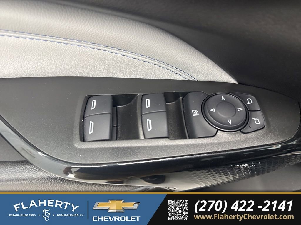 Used 2025 Chevrolet Trax LT w/ Driver Confidence Package image 18