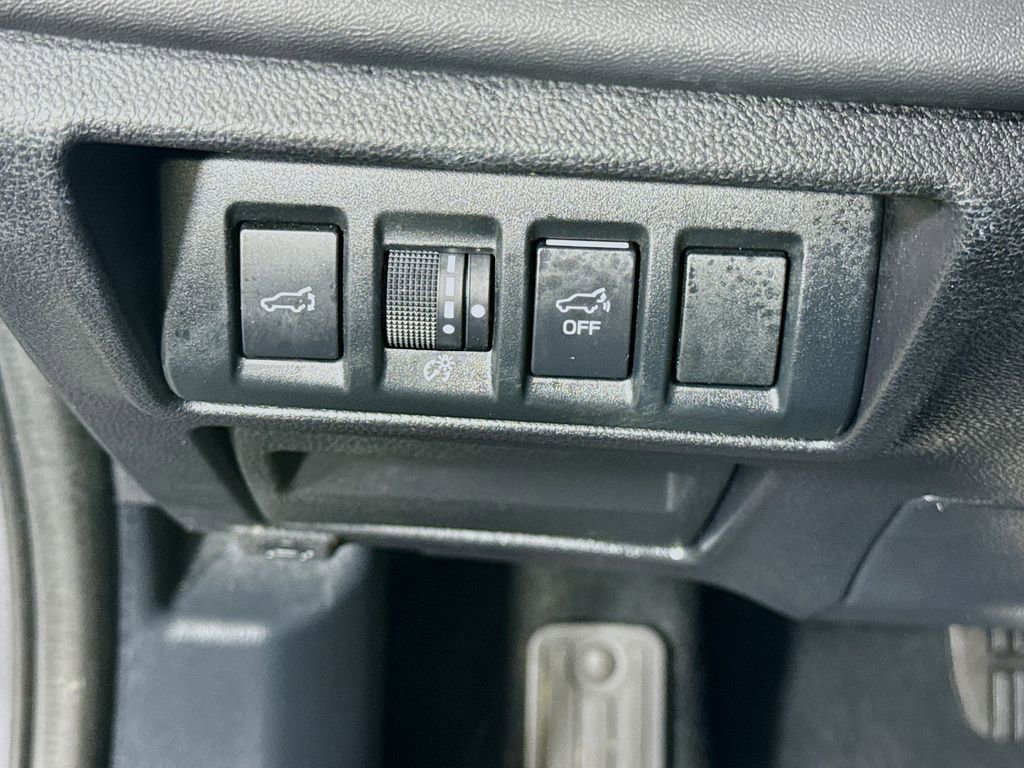 Used 2022 Subaru Outback Limited image 21