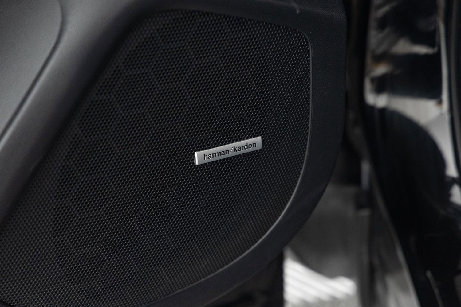 Used 2019 Subaru Ascent Limited w/ Popular Package #2 AWD/4WD image 17