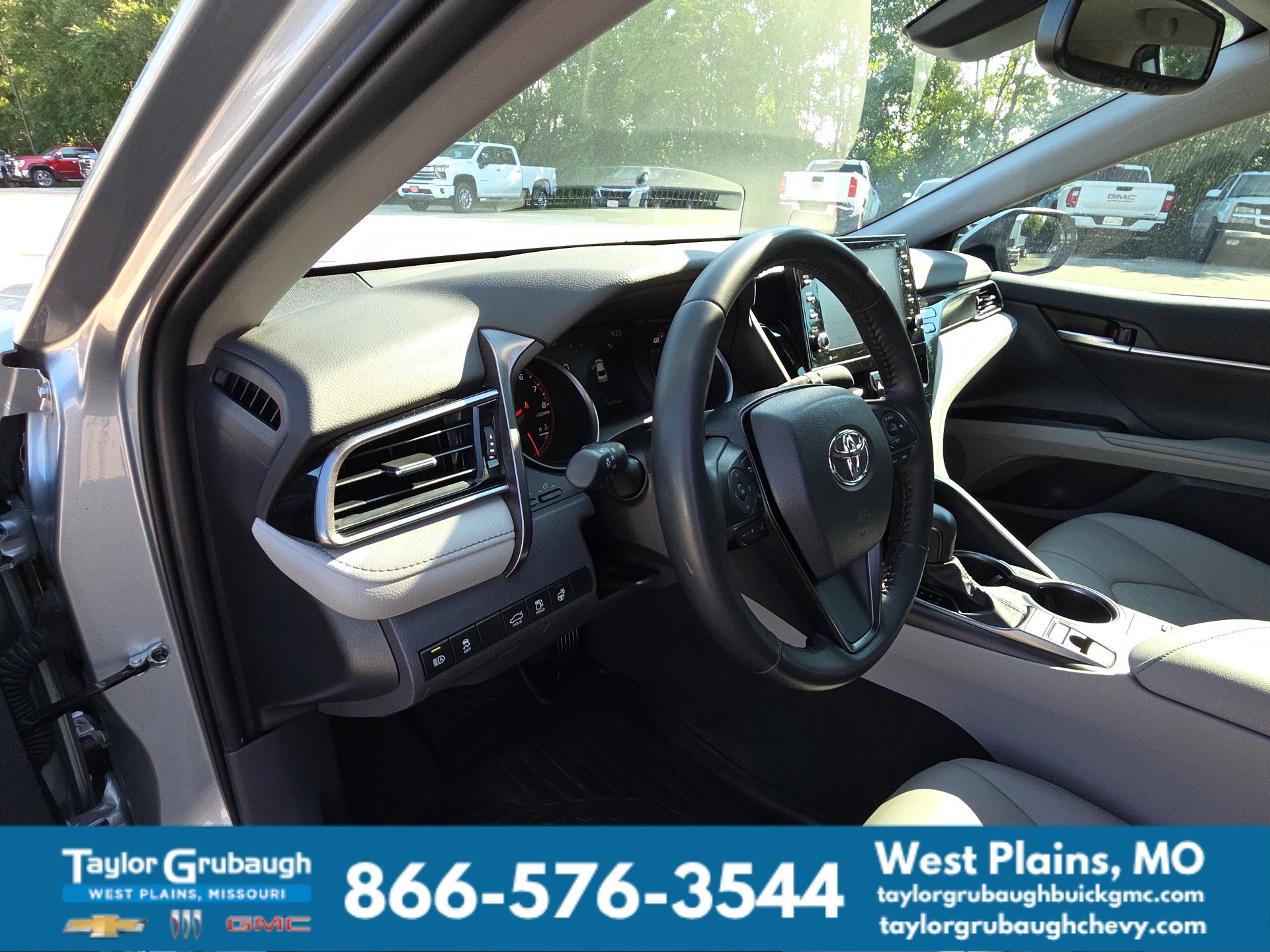 Used 2023 Toyota Camry XSE w/ Cold Weather Package FWD image 14
