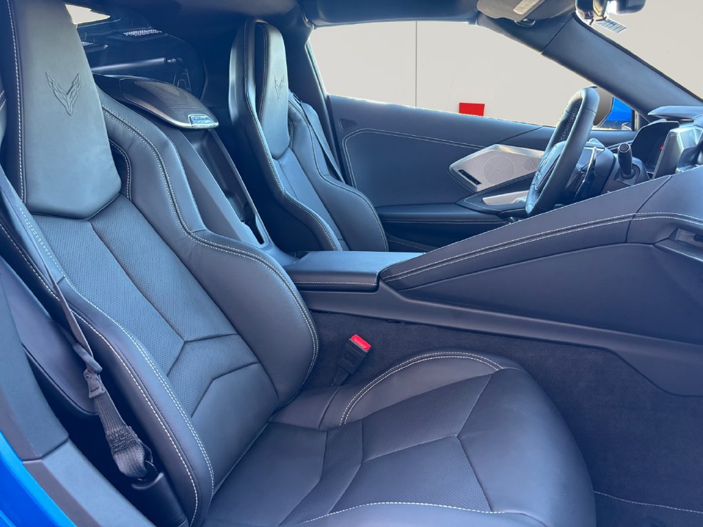Used 2025 Chevrolet Corvette Z06 RWD image 16