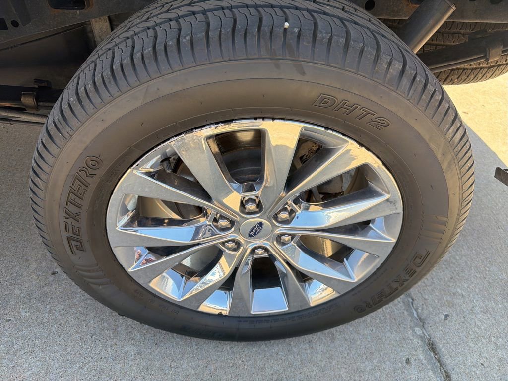 Used 2017 Ford F150 XLT w/ Equipment Group 302A Luxury image 13