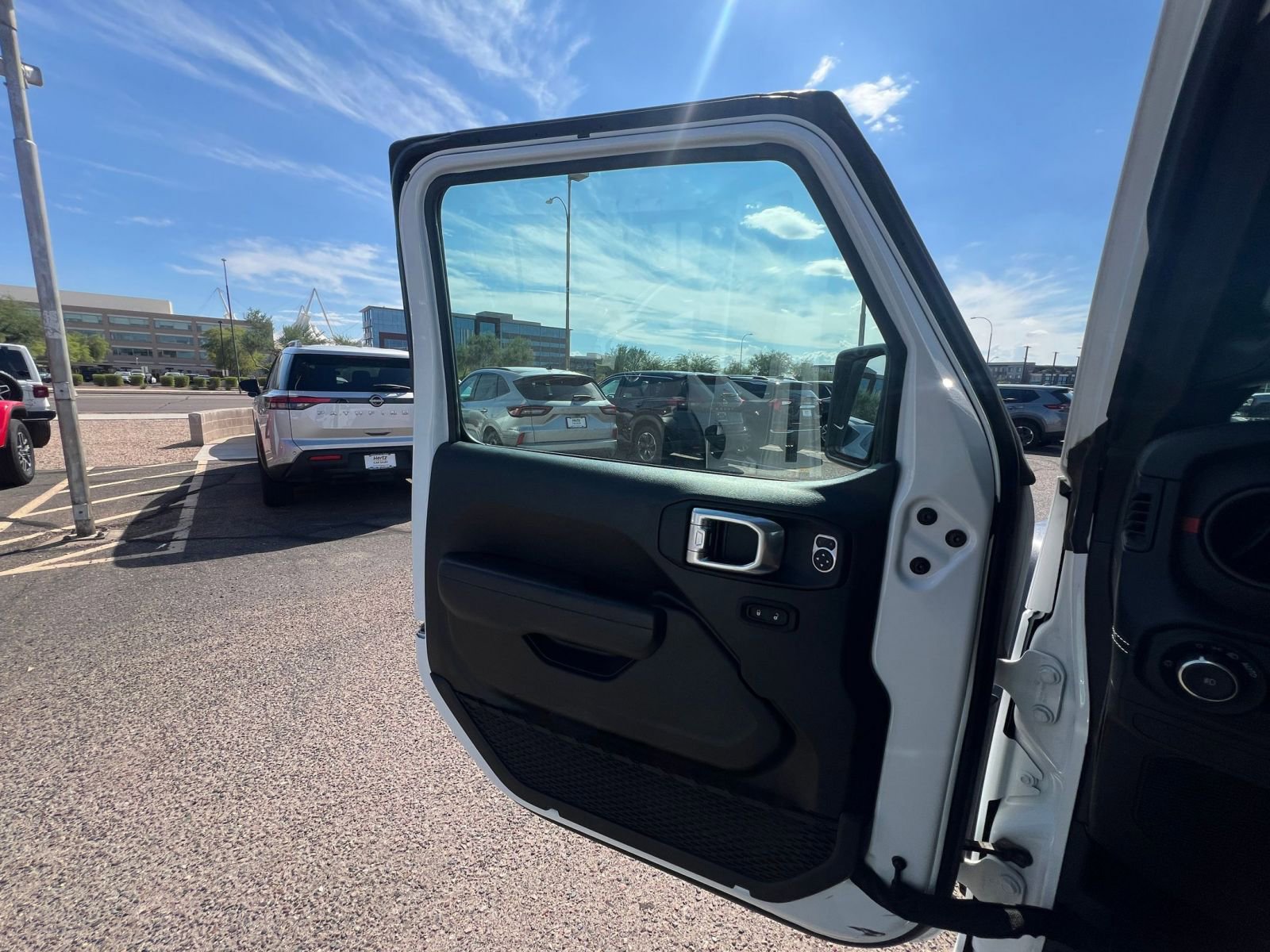 Used 2025 Jeep Wrangler Unlimited Rubicon image 20