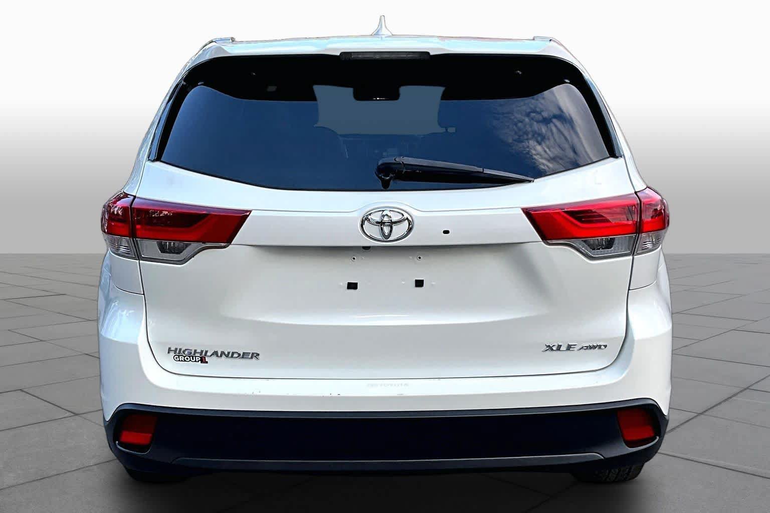 Used 2019 Toyota Highlander XLE AWD/4WD image 5