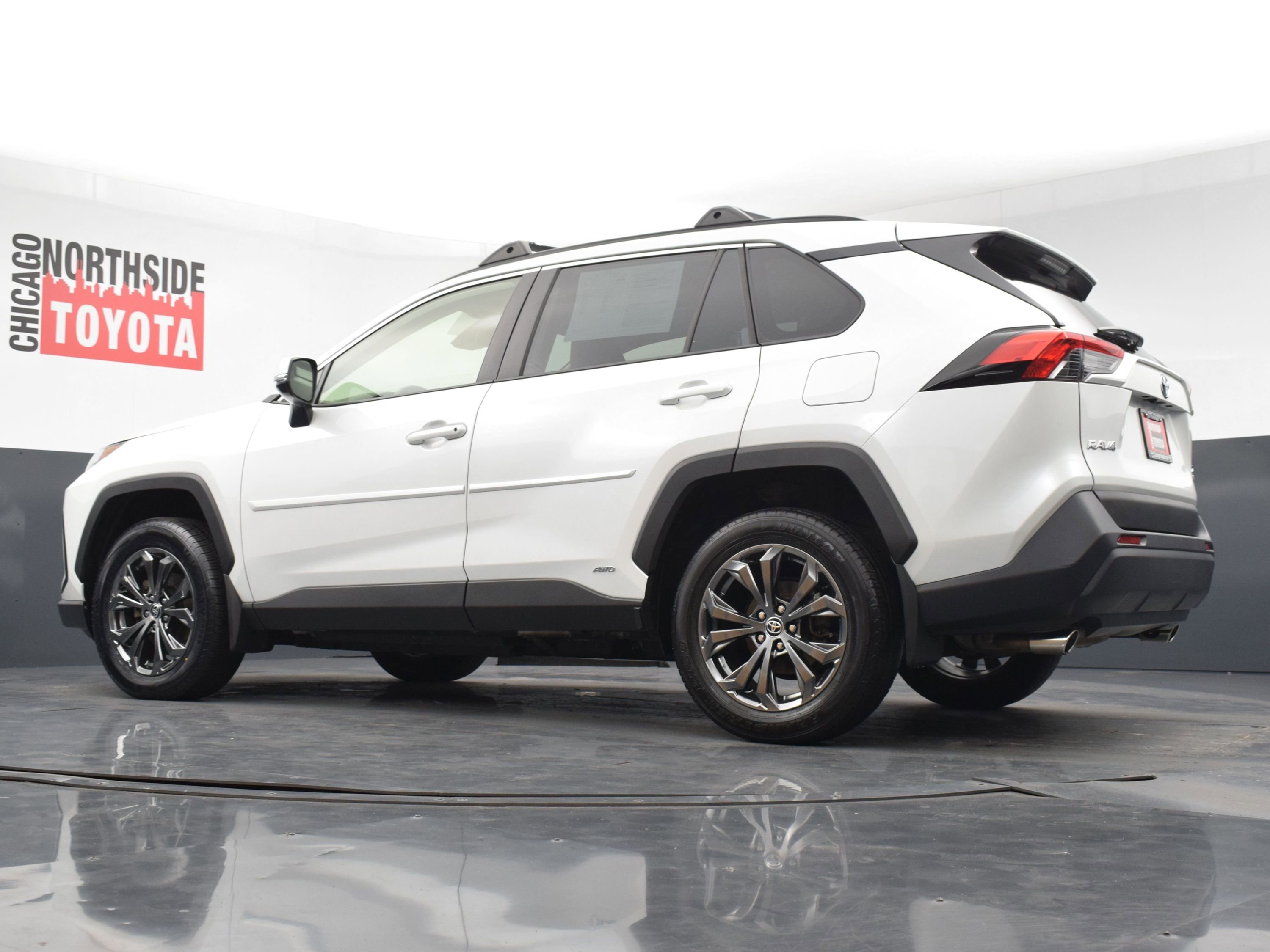 Used 2023 Toyota RAV4 XLE Premium image 29