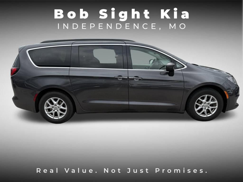 Used 2020 Chrysler Voyager Lxi image 12