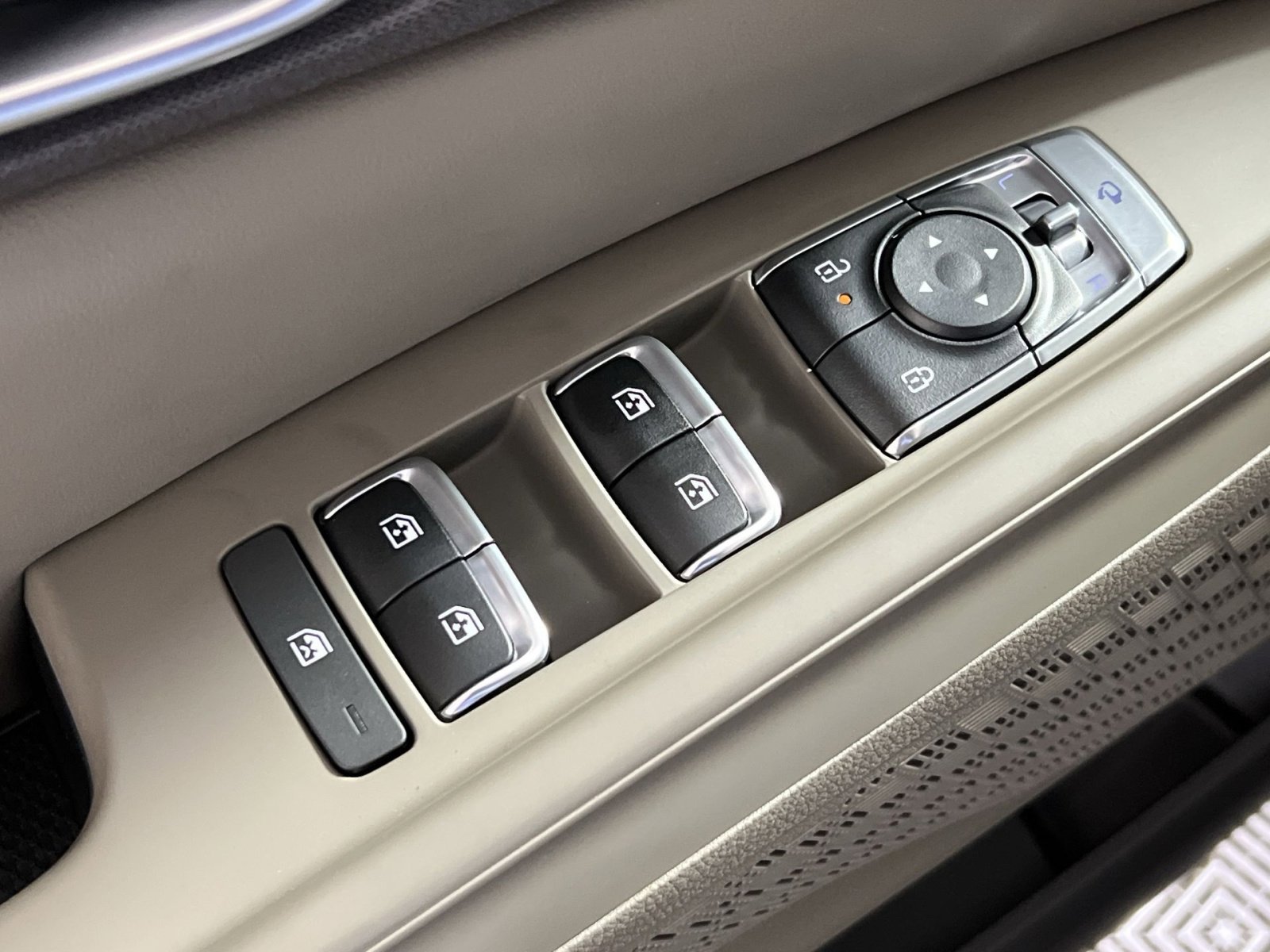 New 2026 Kia Carnival SX image 13