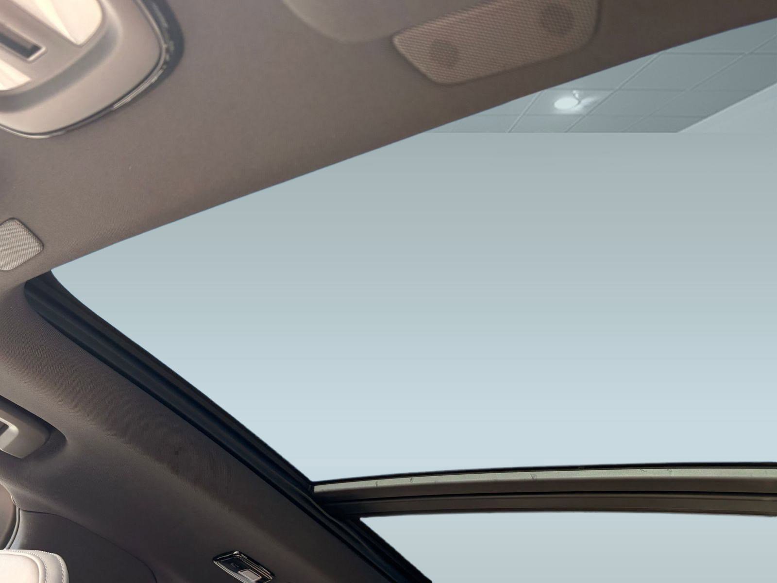 New 2026 Volvo XC90 B6 Plus w/ Protection Package Premier image 14