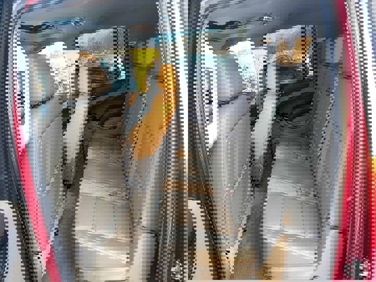 Used 2015 Chevrolet Suburban LT image 10