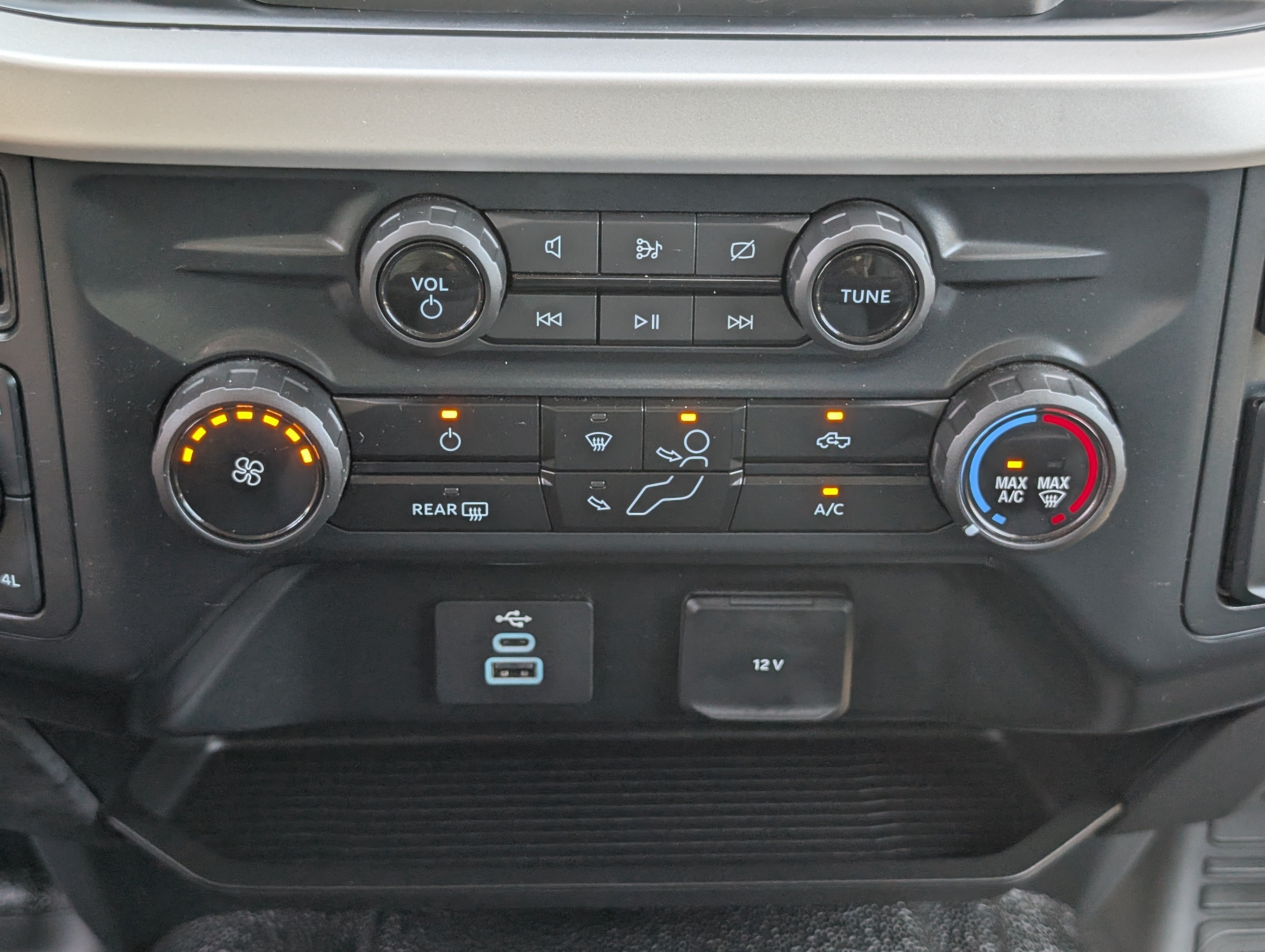Certified 2023 Ford F250 XLT w/ FX4 Off-Road Package AWD/4WD image 23