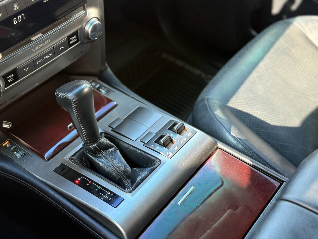 Used 2017 Lexus GX 460 Premium w/ Premium Package image 10