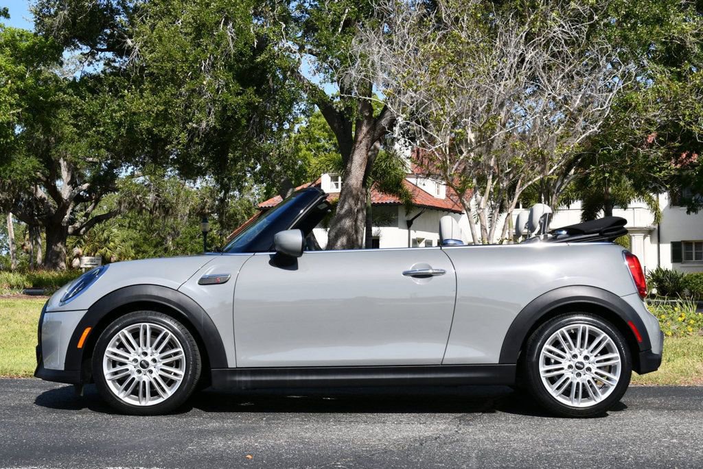Used 2023 MINI Cooper S w/ Signature Upholstery Package FWD image 30