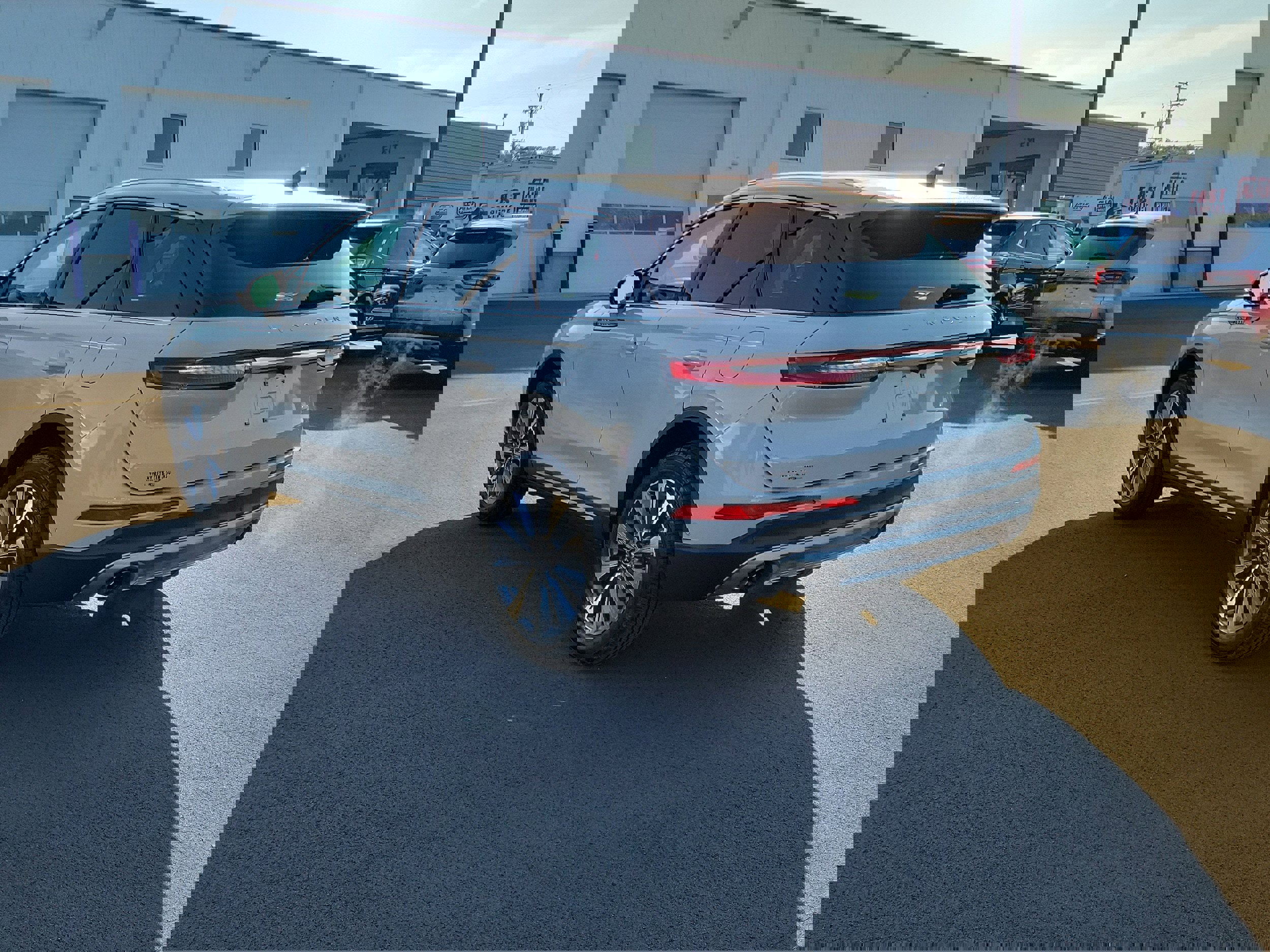 Used 2022 Lincoln Corsair Reserve w/ Equipment Group 201A image 3