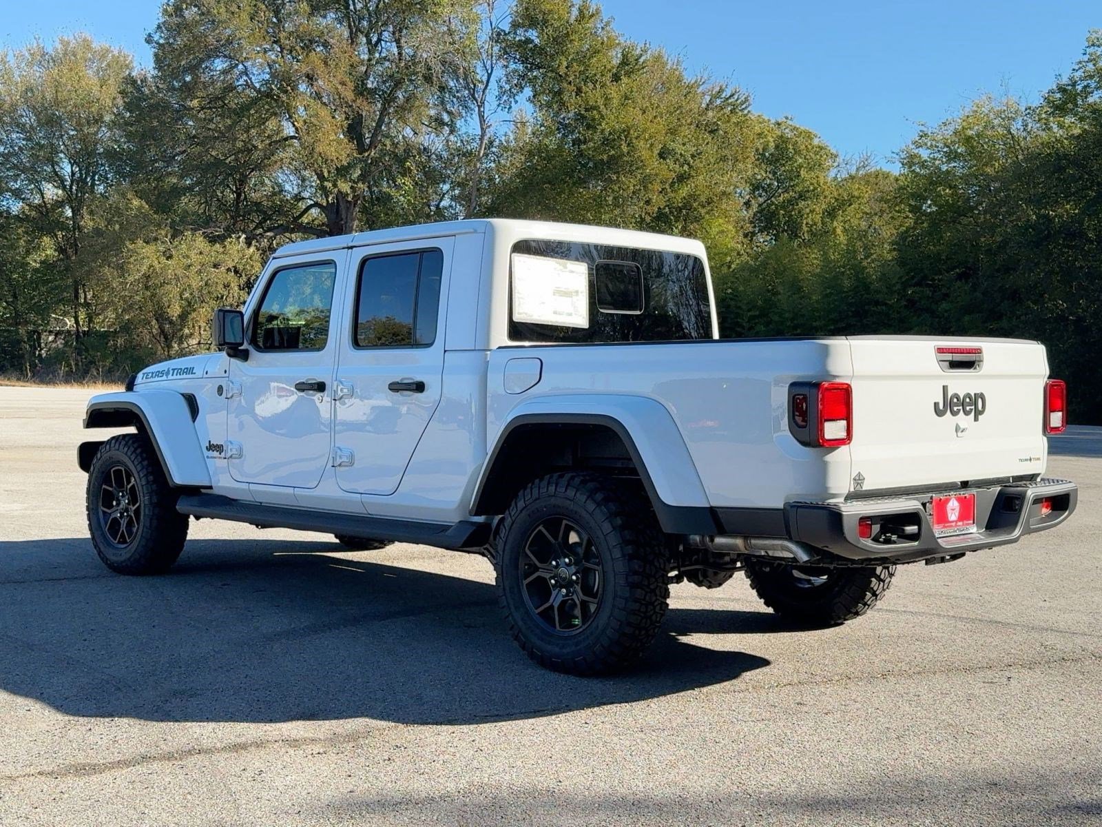 New 2025 Jeep Gladiator Sport image 3