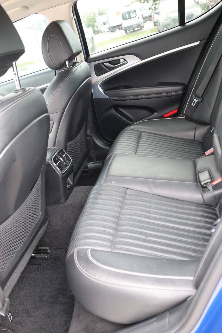 Used 2022 Genesis G70 2.0T w/ Prestige Package RWD image 17