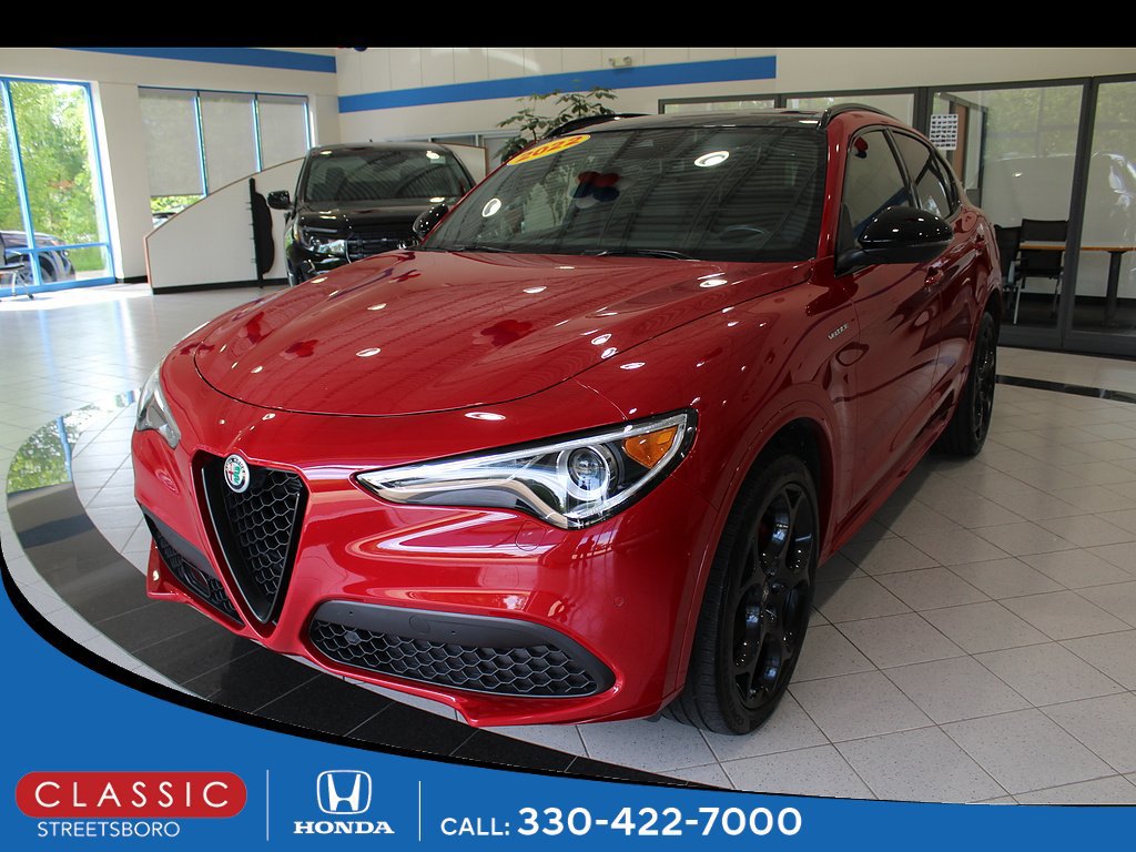 Used 2022 Alfa Romeo Stelvio Veloce AWD/4WD image 1