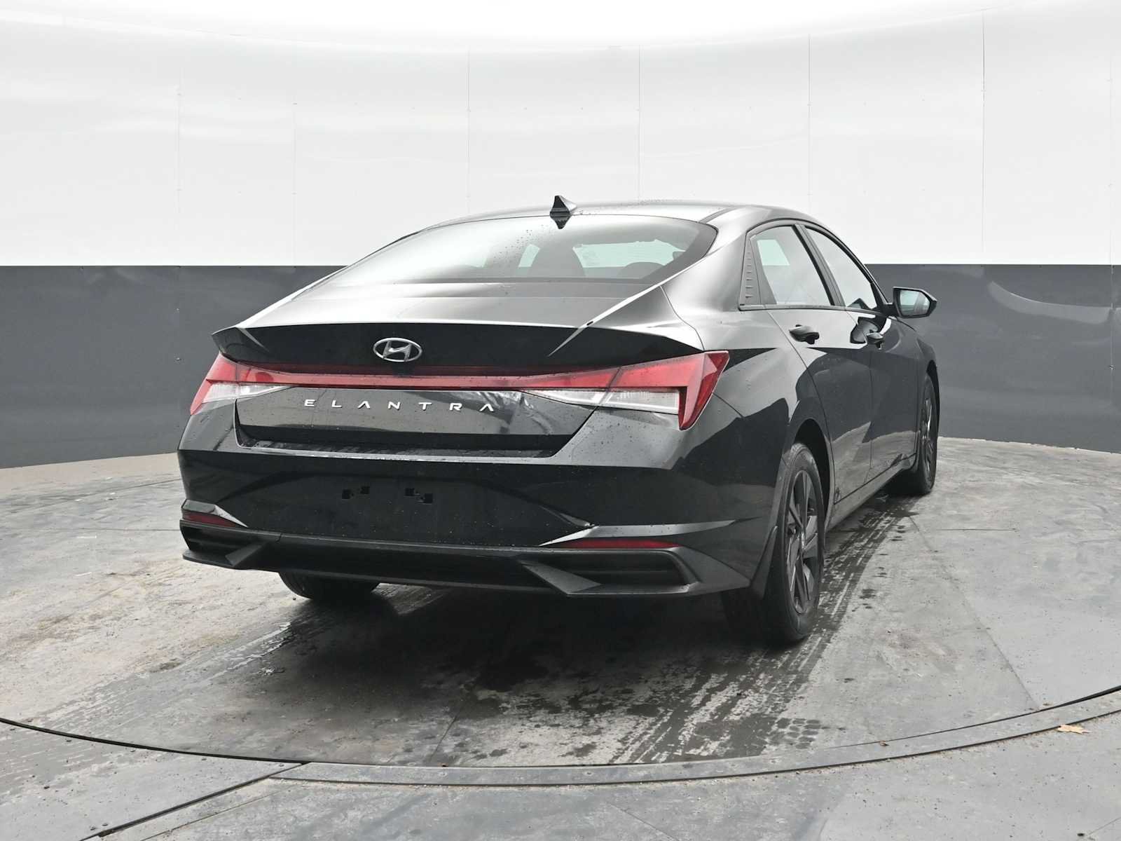 Used 2023 Hyundai Elantra SEL FWD image 10