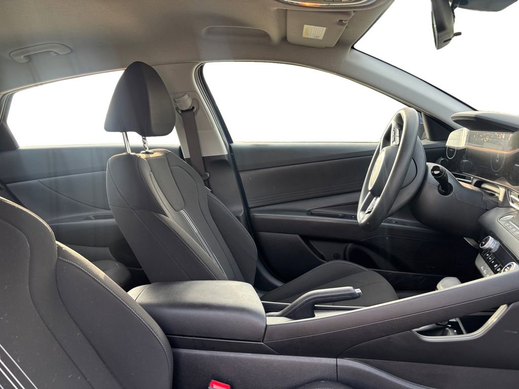 Used 2024 Hyundai Elantra SEL image 15