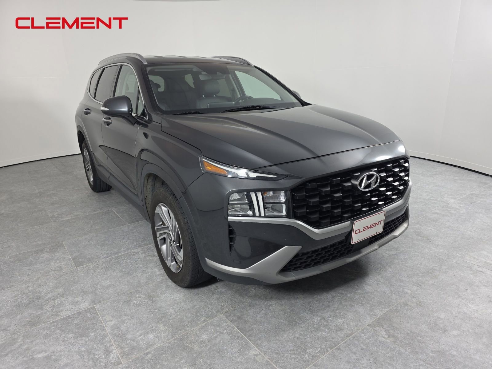 Used 2023 Hyundai Santa Fe SEL image 3