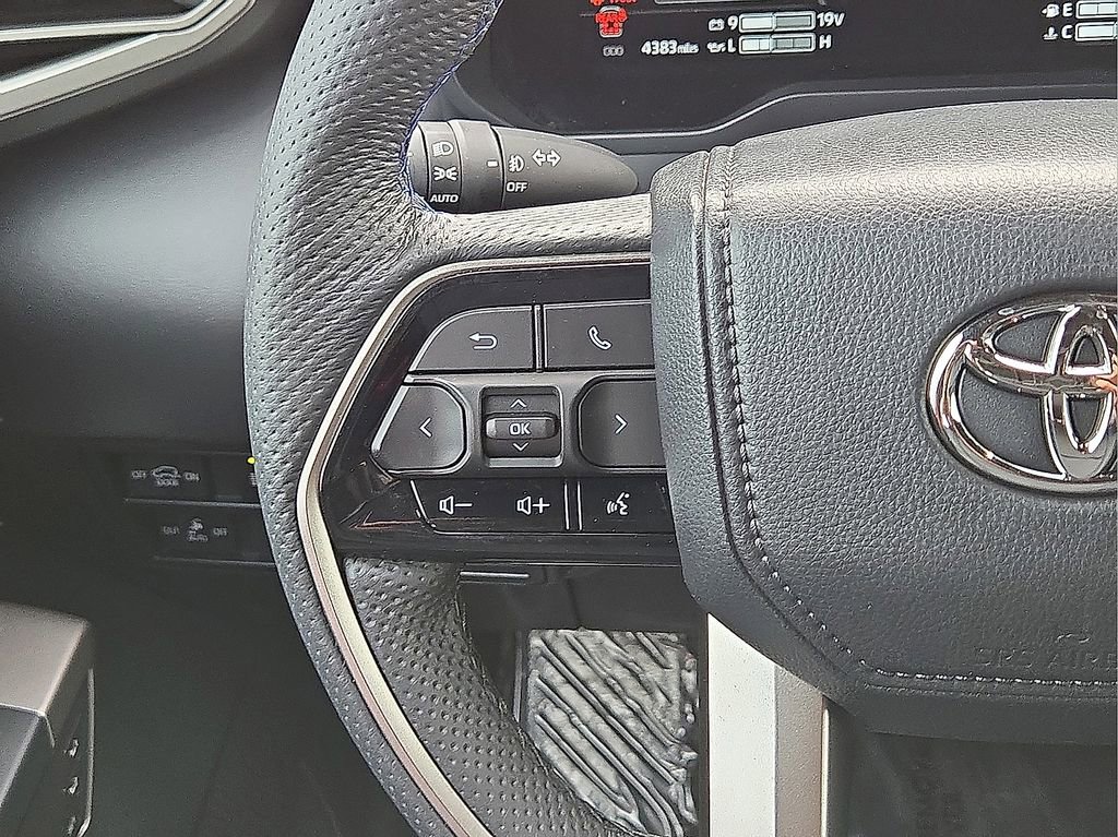 Used 2026 Toyota Sequoia Platinum image 21