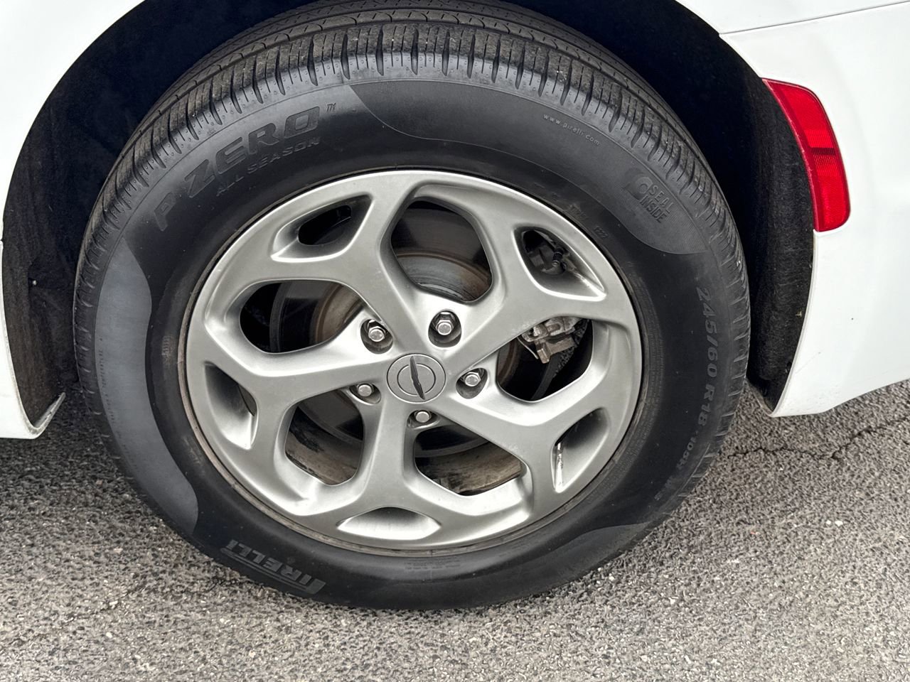 Used 2022 Chrysler Pacifica Limited image 11