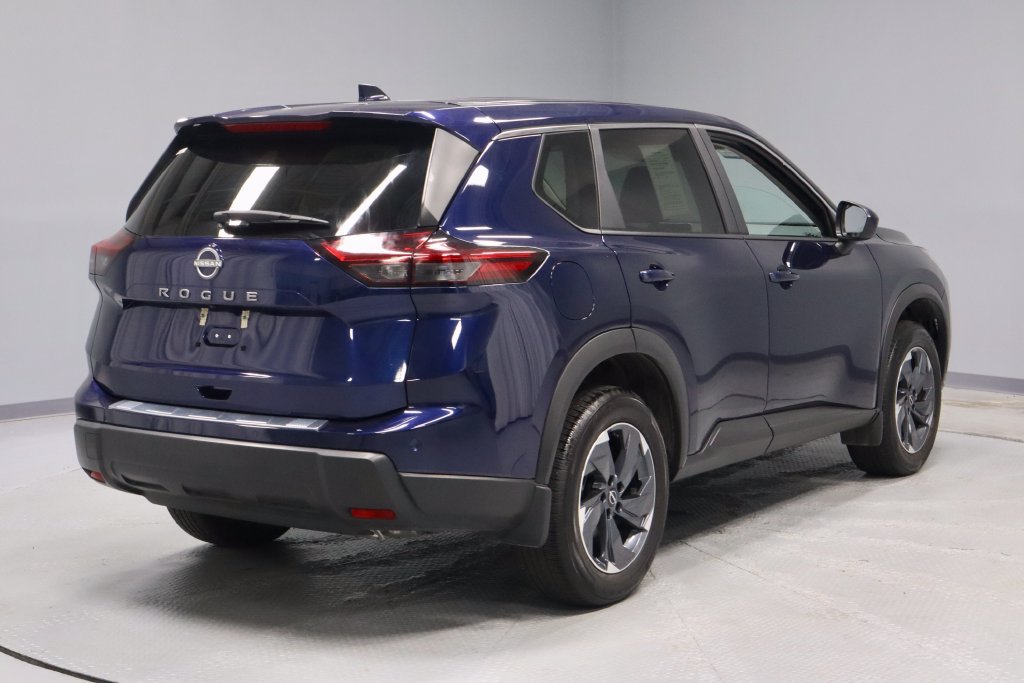 Certified 2026 Nissan Rogue SV FWD image 10