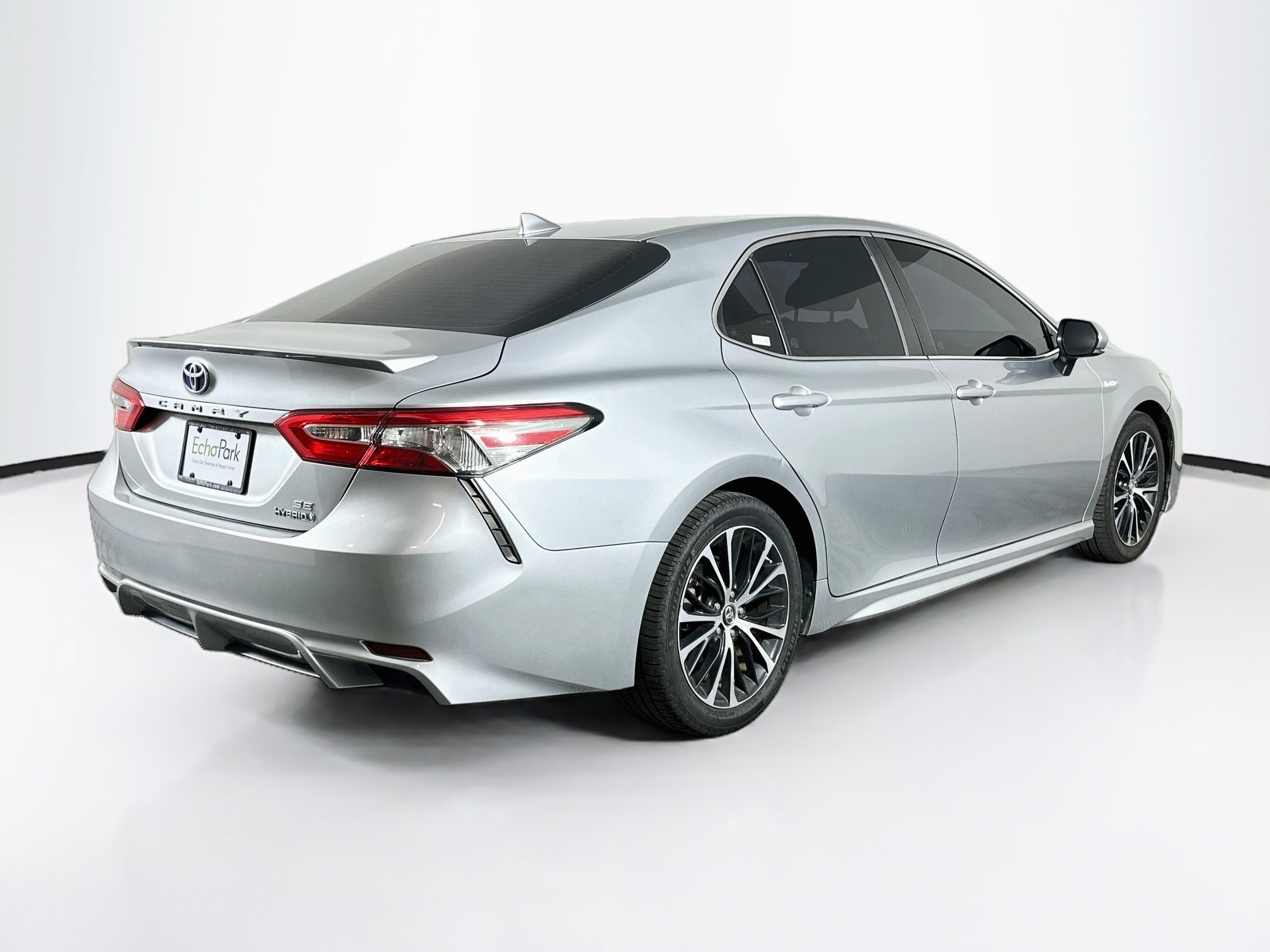 Used 2019 Toyota Camry SE w/ Audio Package FWD image 9