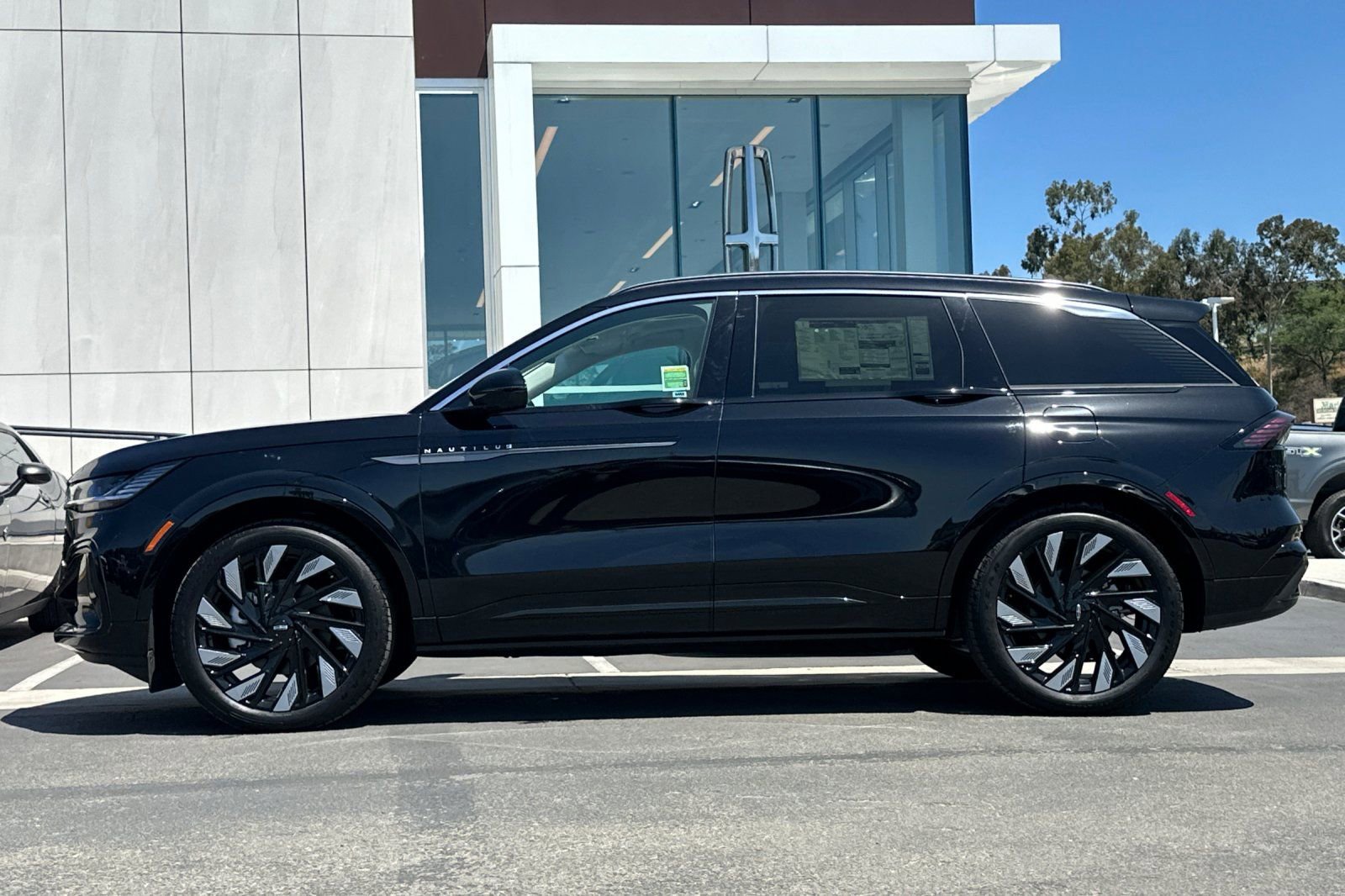 New 2026 Lincoln Nautilus Black Label w/ Jet Appearance Package AWD/4WD image 6