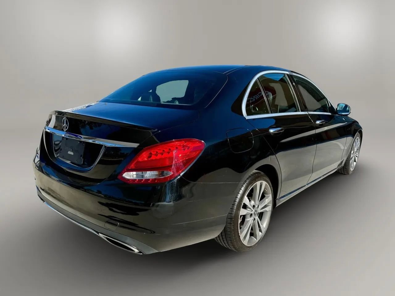 Used 2018 Mercedes-Benz C 300 Sedan w/ Premium Package image 5