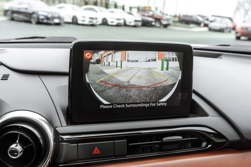 Used 2019 MAZDA MX-5 Miata RF Grand Touring RWD image 13