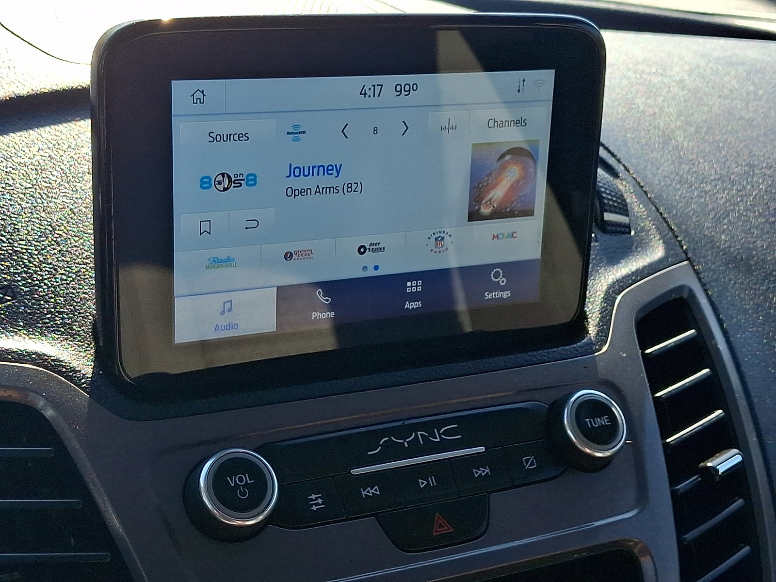 Used 2022 Ford Transit Connect XLT image 23