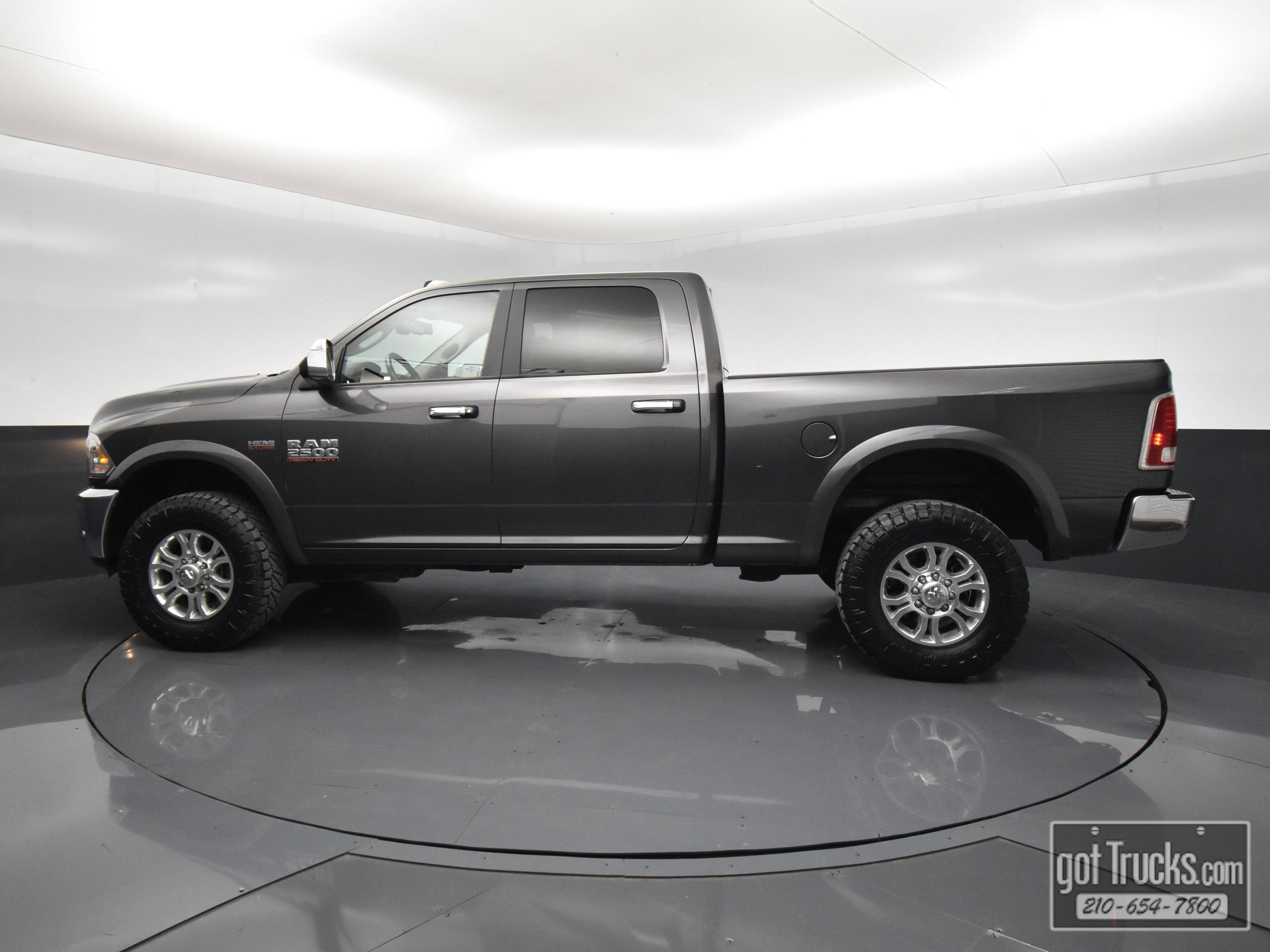 Used 2018 RAM 2500 Laramie w/ Snow Chief Group AWD/4WD image 3
