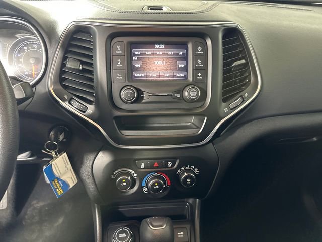 Used 2020 Jeep Cherokee Sport AWD/4WD image 21