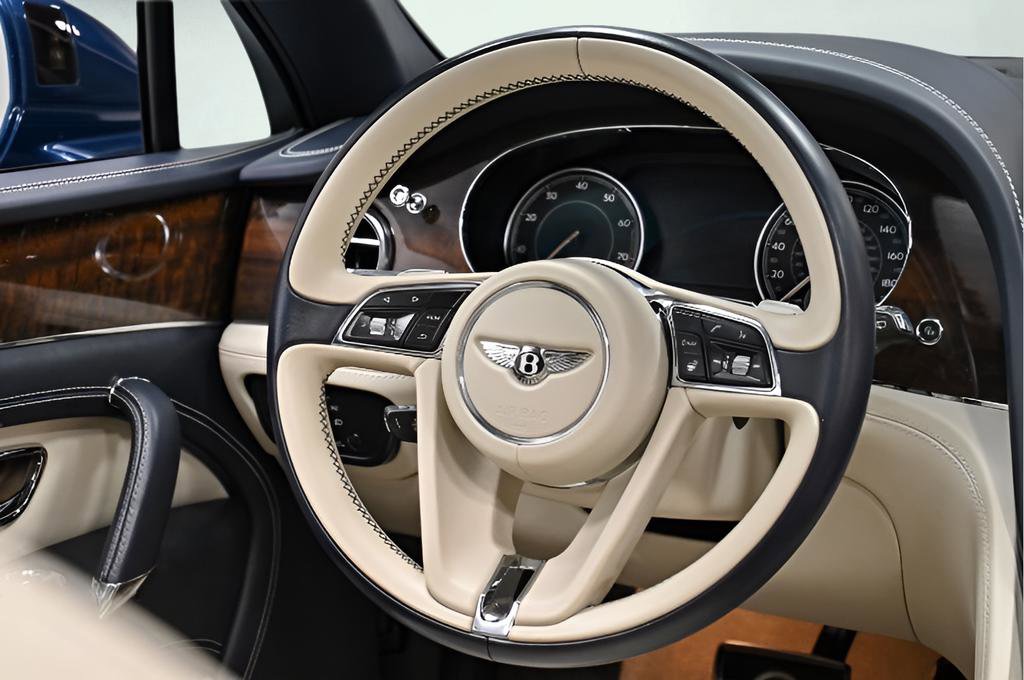 Used 2018 Bentley Bentayga image 7