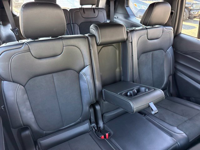 Used 2025 Jeep Grand Cherokee L Altitude AWD/4WD image 29