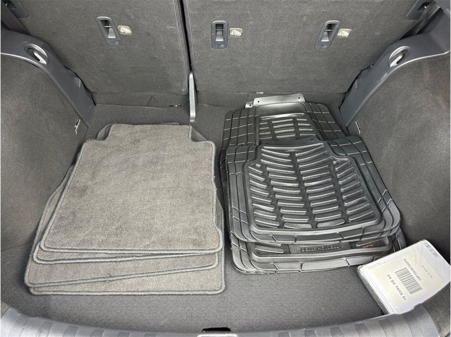 Used 2019 Nissan Kicks SV FWD image 36