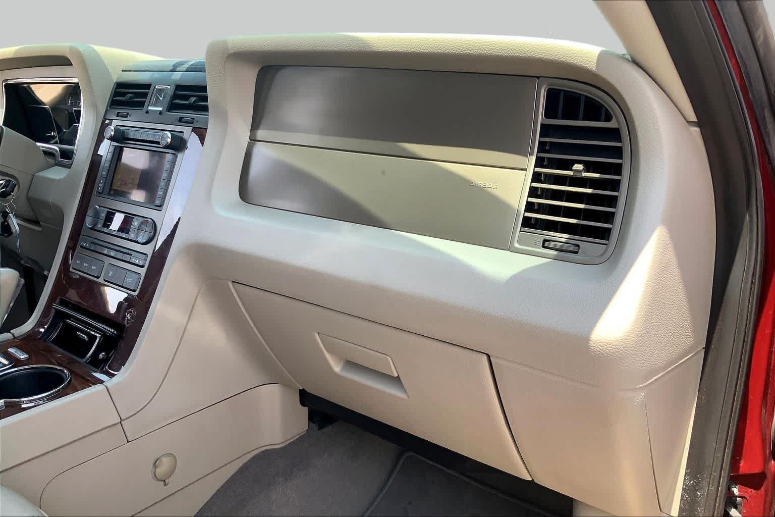 Used 2013 Lincoln Navigator 2WD w/ HD Trailer Tow Pkg image 18