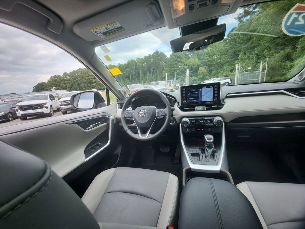 Used 2021 Toyota RAV4 Limited image 13