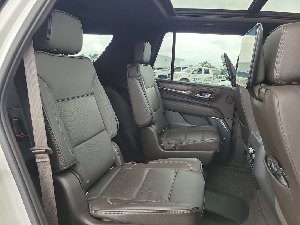 Certified 2021 GMC Yukon Denali w/ Denali Premium Package AWD/4WD image 28