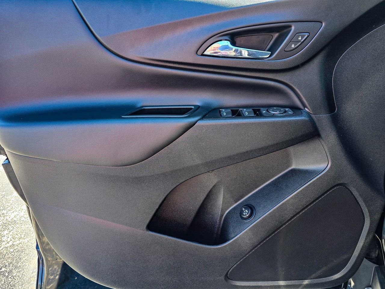 Used 2022 Chevrolet Equinox LT image 11