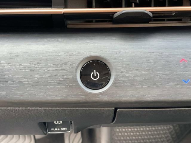 Used 2024 Nissan Ariya AWD image 16