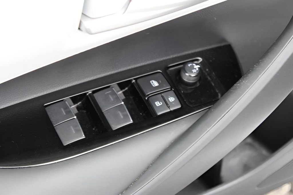 Certified 2024 Toyota Corolla SE image 17