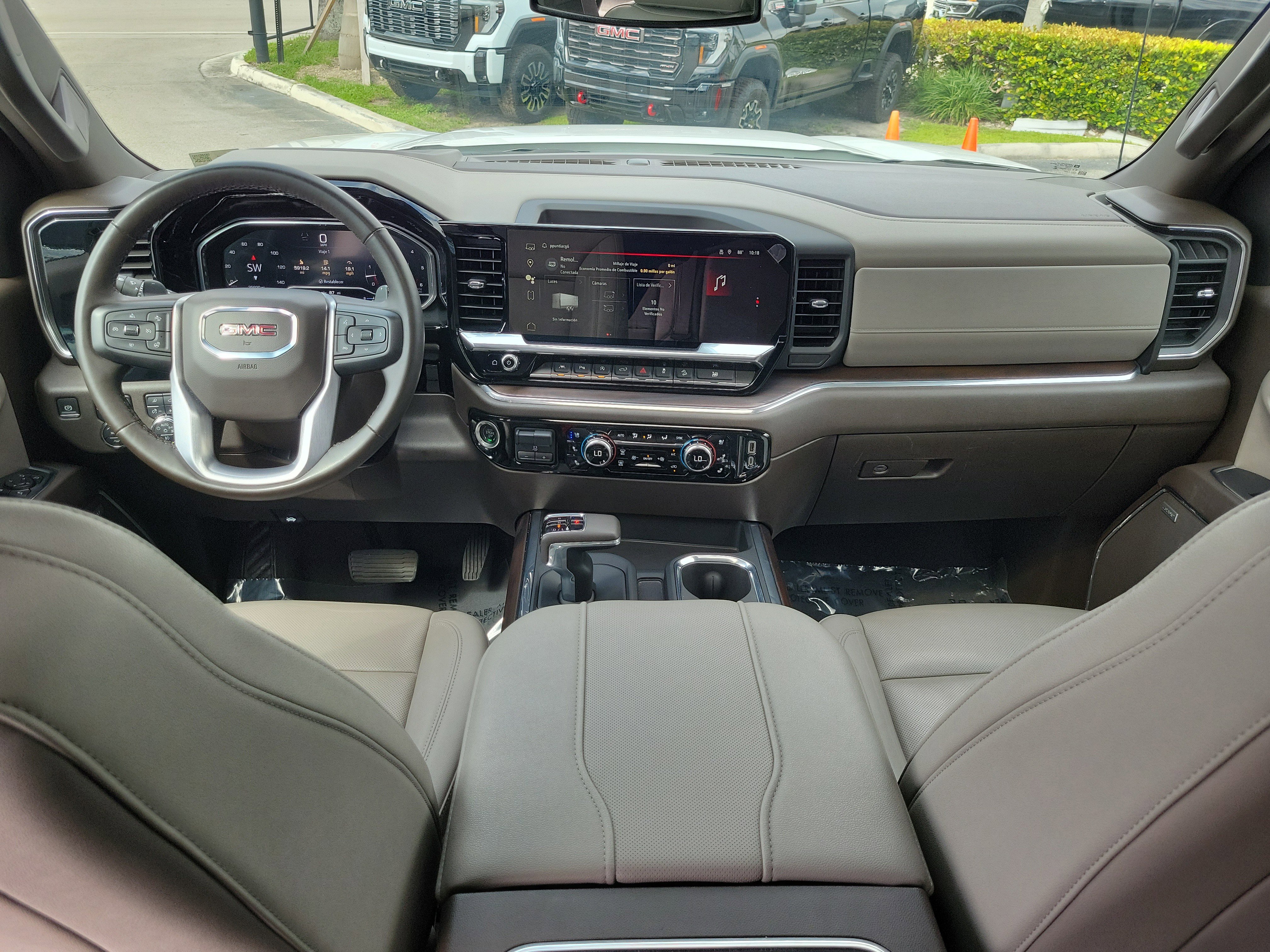 Used 2024 GMC Sierra 1500 SLT w/ SLT Premium Plus Package AWD/4WD image 17