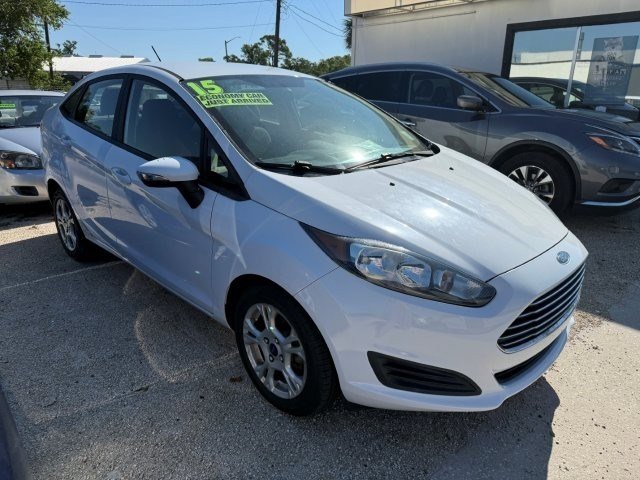 Used 2015 Ford Fiesta SE FWD image 3