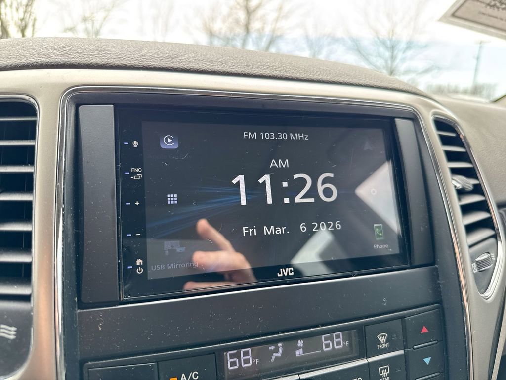 Used 2011 Jeep Grand Cherokee Laredo image 14