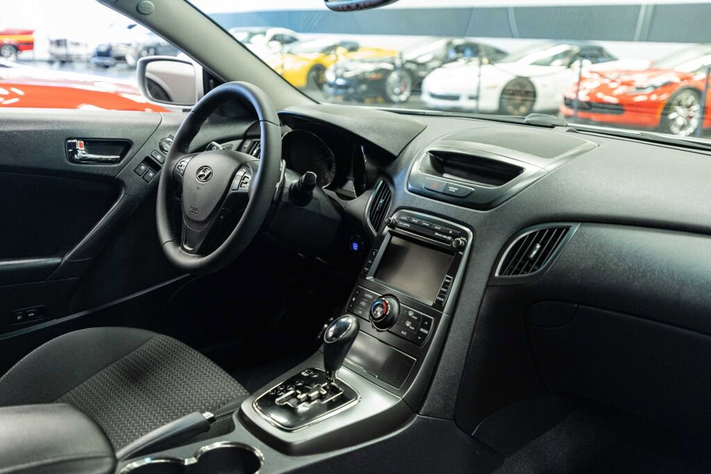 Used 2012 Hyundai Genesis 2.0T RWD image 11